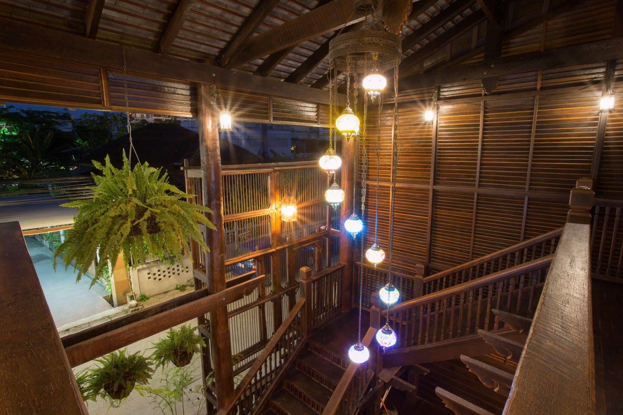 Night Bazaar Inn Chiang Mai Esterno foto